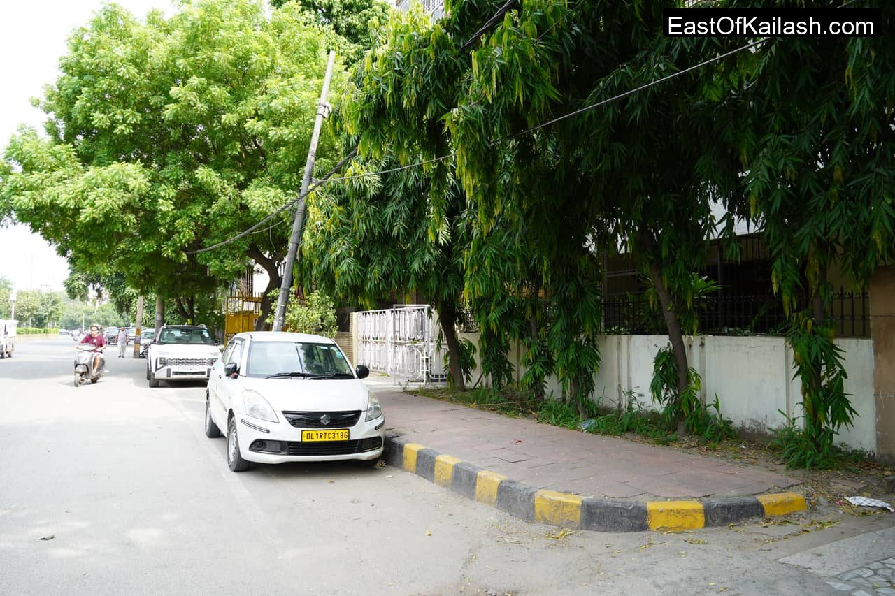 Independent houses and builder floors in the older blocks of East of Kailash