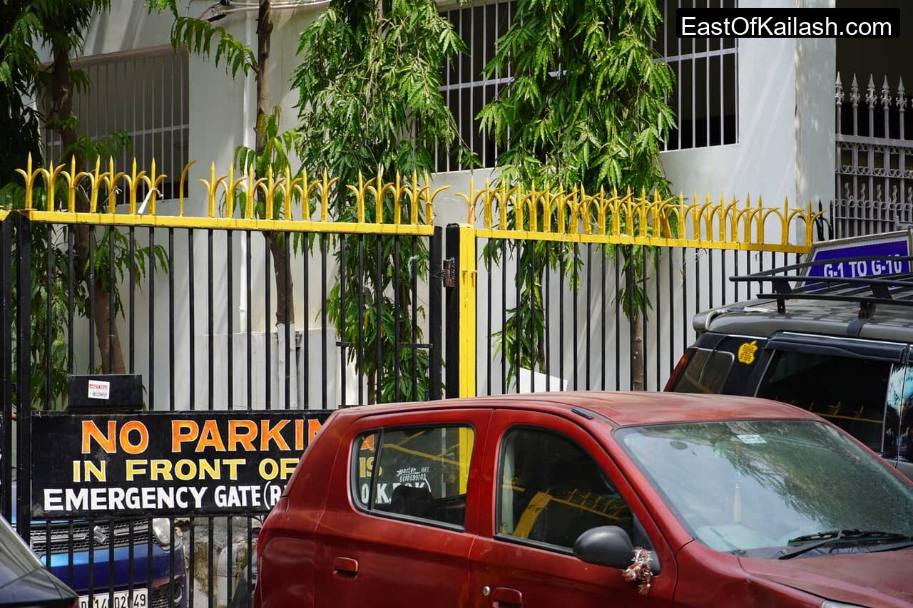 Low-rise residential housing in Block G, Kailash Hills